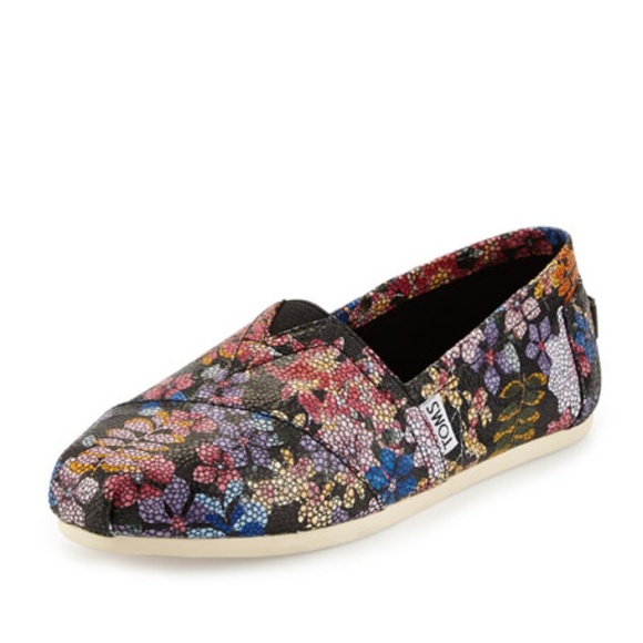 Toms Shoes - TOMS rare floral print crackled leather slip on